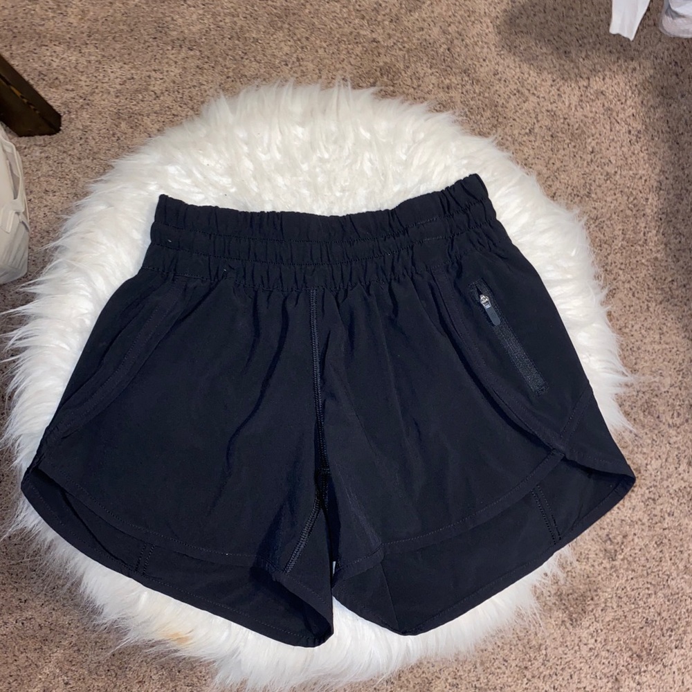 SZ. 4 4” lulu lemon shorts